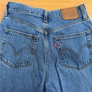 Levi's Blue Straight Jeans with Leather Patch